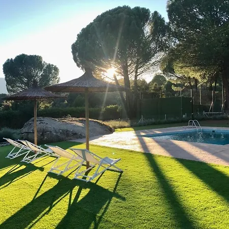 Casa de Férias Casa Valdesanmartin - Country House, 10500sqm, Pool, Paddel & Bbq