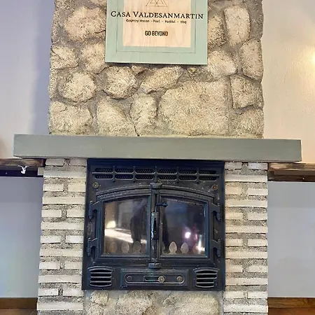 Casa Valdesanmartin - Country House, 10500sqm, Pool, Paddel & Bbq Hébergement de vacances *