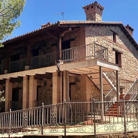 Casa Valdesanmartin - Country House, 10500sqm, Pool, Paddel & Bbq * El Tiemblo