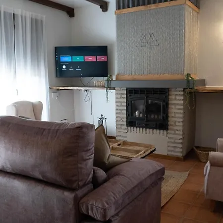 Casa Valdesanmartin - Country House, 10500sqm, Pool, Paddel & Bbq *