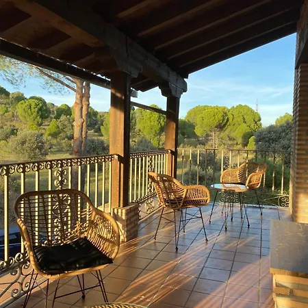 Casa Valdesanmartin - Country House, 10500sqm, Pool, Paddel & Bbq * El Tiemblo