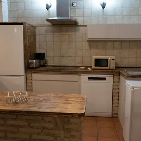 Casa Valdesanmartin - Country House, 10500sqm, Pool, Paddel & Bbq