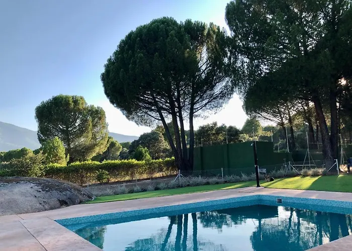 Casa Valdesanmartin - Country House, 10500sqm, Pool, Paddel & Bbq 엘 티엠블로