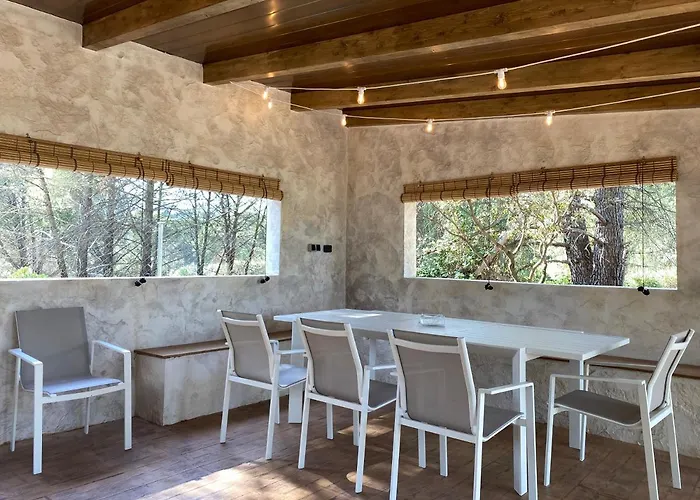 펜션 Casa Valdesanmartin - Country House, 10500sqm, Pool, Paddel & Bbq 엘 티엠블로