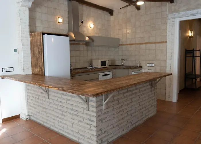 Casa Valdesanmartin - Country House, 10500sqm, Pool, Paddel & Bbq *