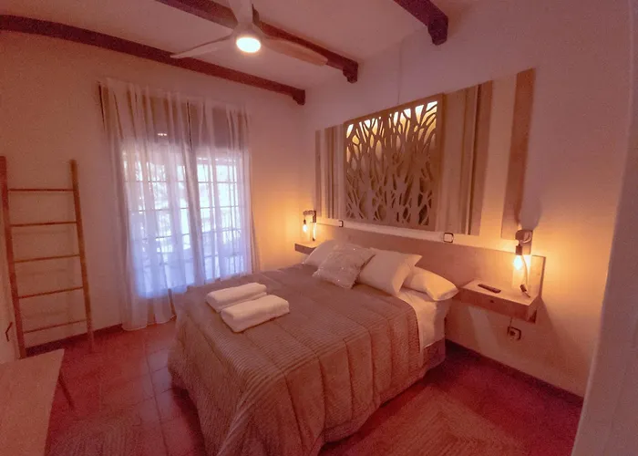 Casa Valdesanmartin - Country House, 10500sqm, Pool, Paddel & Bbq 펜션