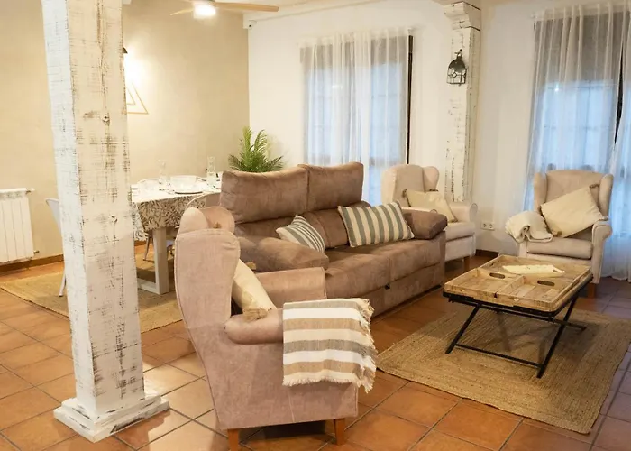 펜션 Casa Valdesanmartin - Country House, 10500sqm, Pool, Paddel & Bbq *