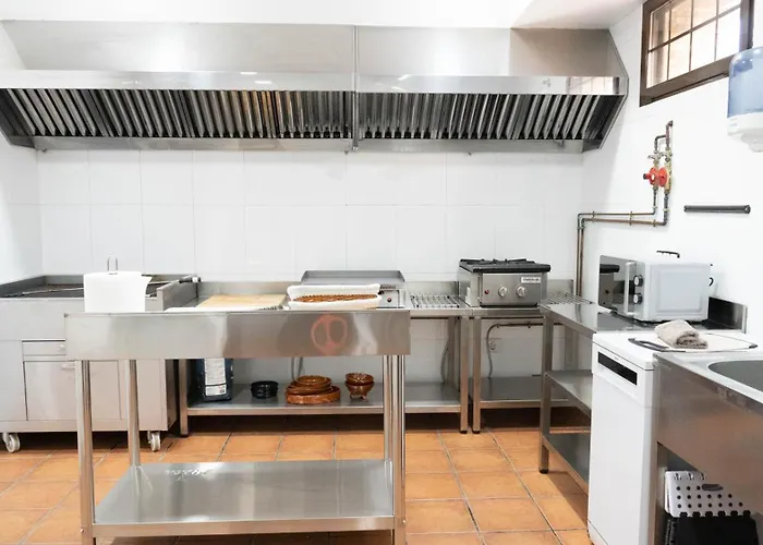 Casa Valdesanmartin - Country House, 10500sqm, Pool, Paddel & Bbq