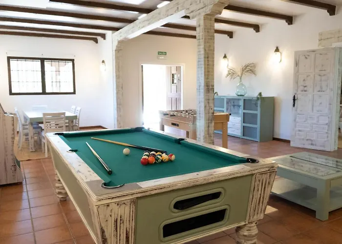 Casa Valdesanmartin - Country House, 10500sqm, Pool, Paddel & Bbq 엘 티엠블로